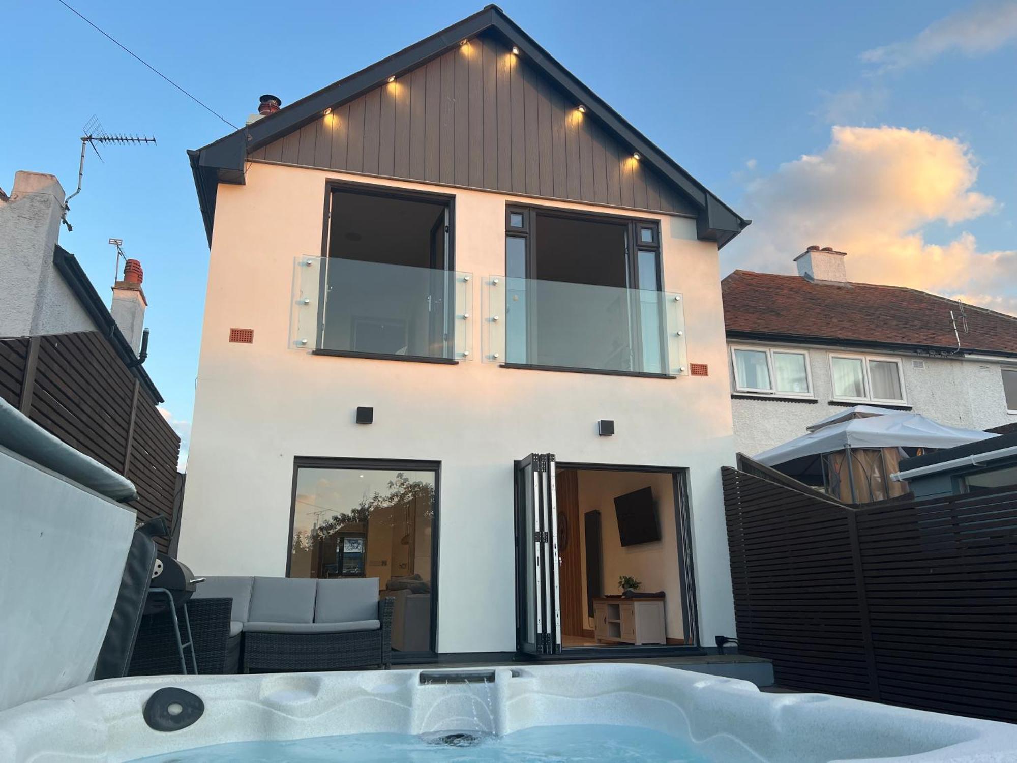 Broadway Beach Home With Hot Tub 荷尼湾 外观 照片
